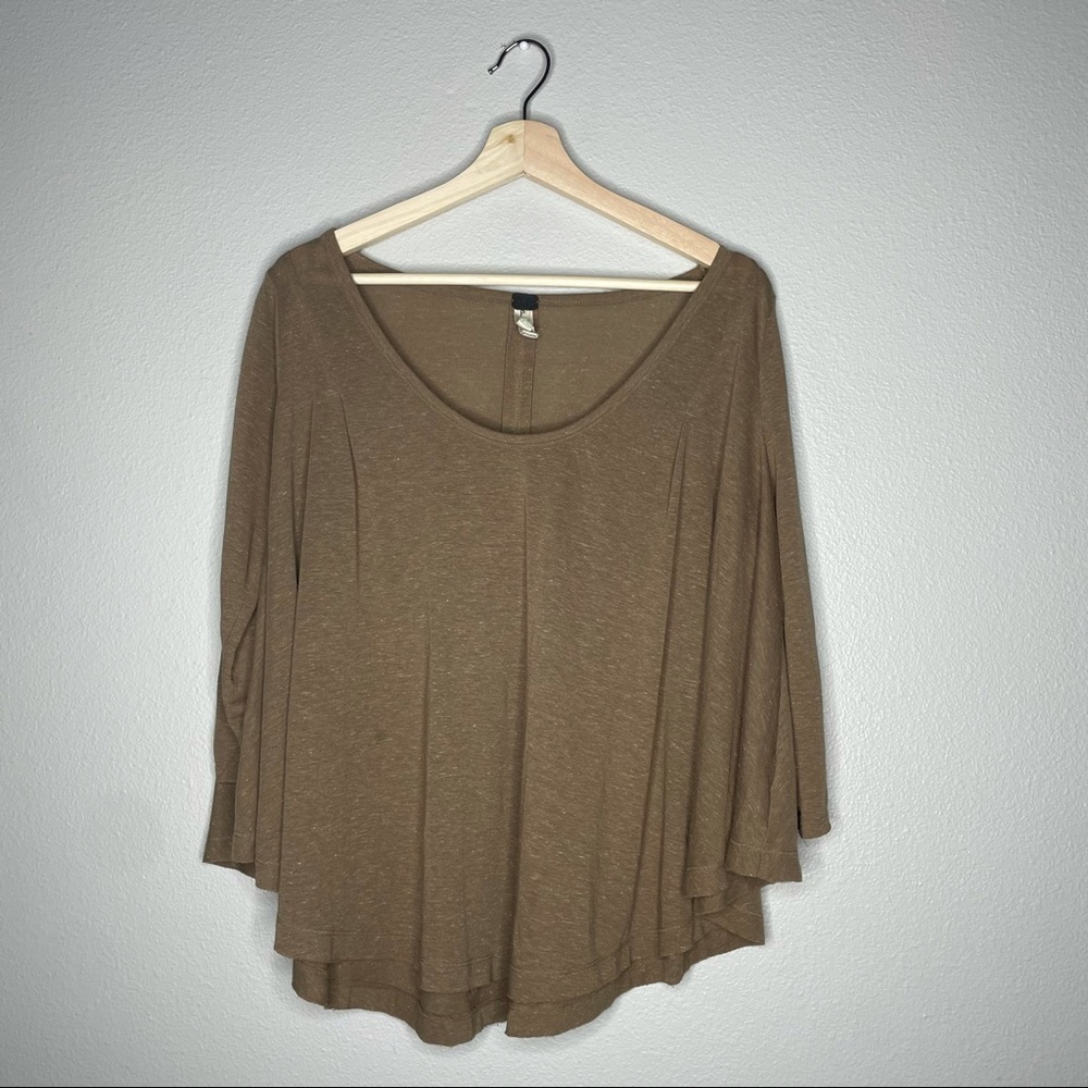 We the People Brown Poncho T Shirt Medium